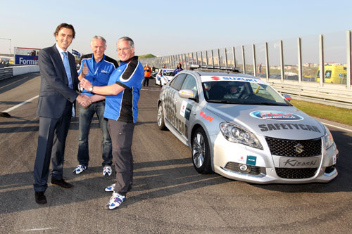 Nieuwe safety-car CPZ: "Kizashi sluit naadloos aan op sportieve DNA Suzuki"